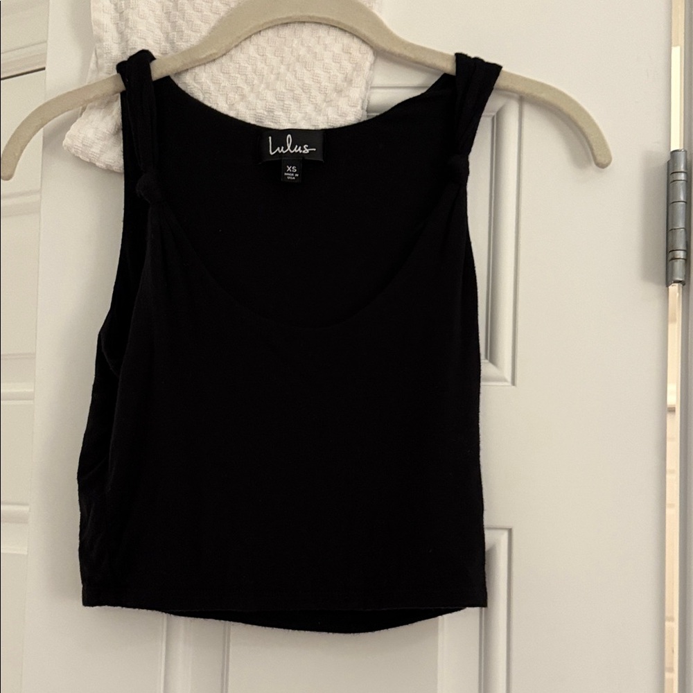 Lulu's Classic Black Crop Top wit knotted detail on strap